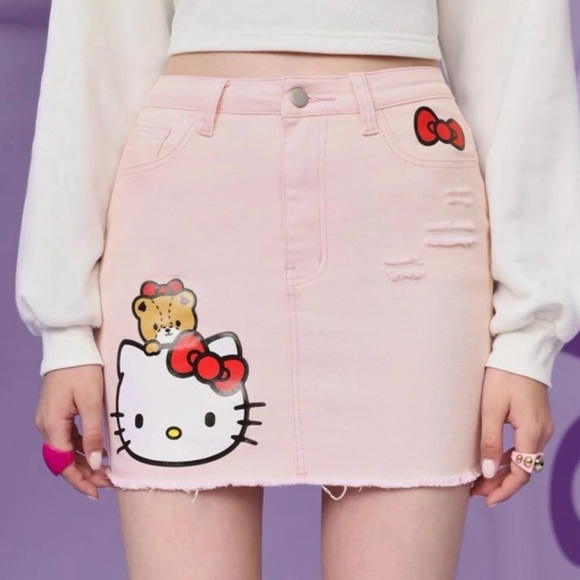 Pink XS skirt by Shein hello kitty, worn in good condition - Picture 14 of 15